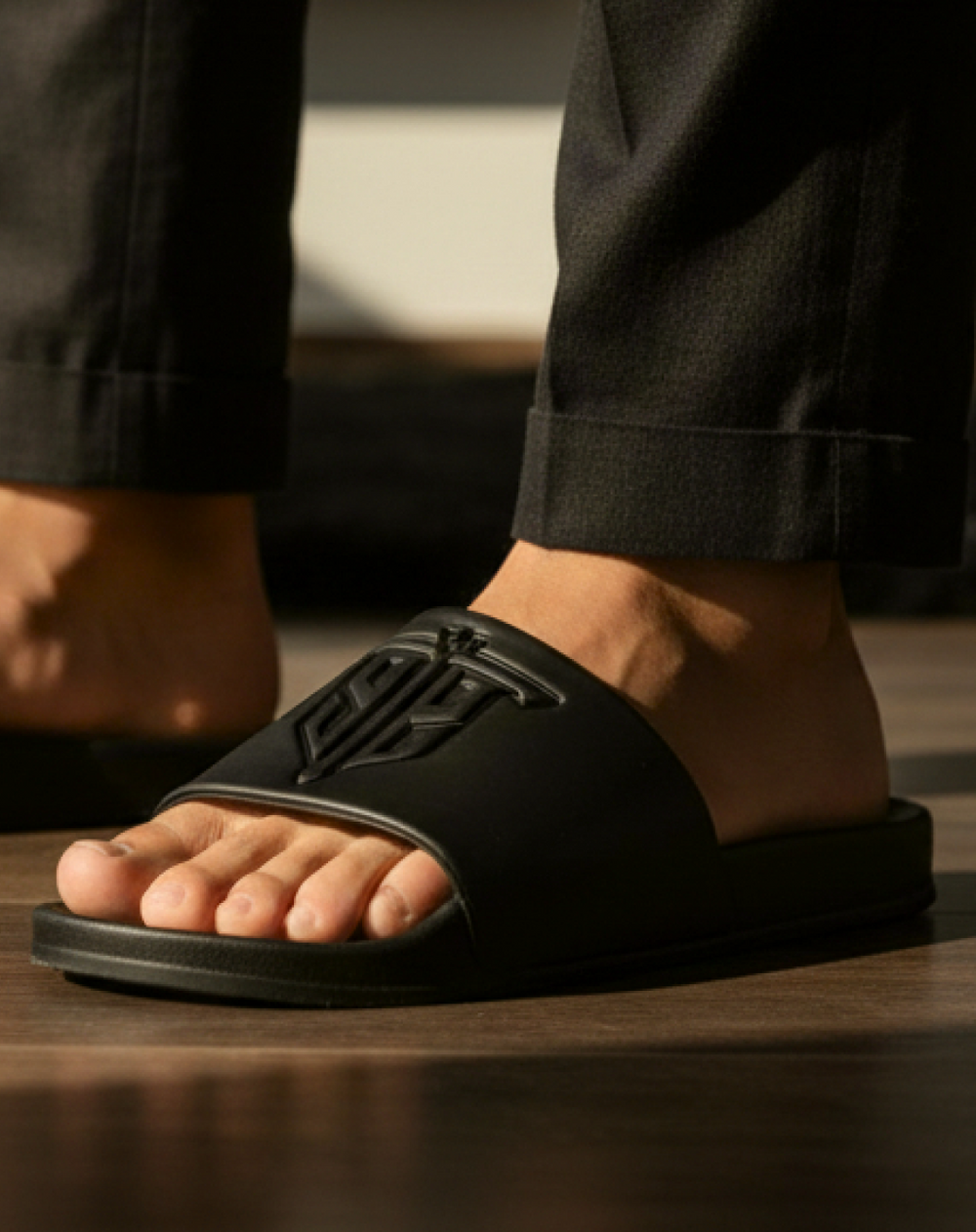 SANDAL
